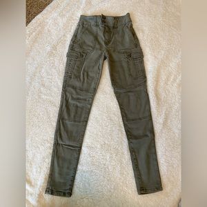 AMERICAN EAGLE OUTFITTERS Green Skinny Cargo Pants